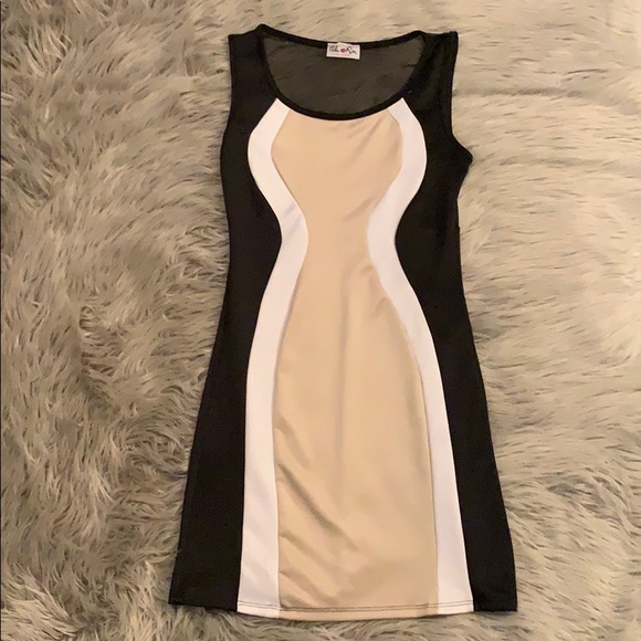 Woman dress - Picture 1 of 4